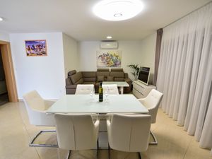 23912842-Ferienwohnung-5-Vir-300x225-4