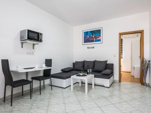 23057951-Ferienwohnung-4-Vir-300x225-3