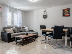 23897138-Ferienwohnung-4-Vir-300x225-2