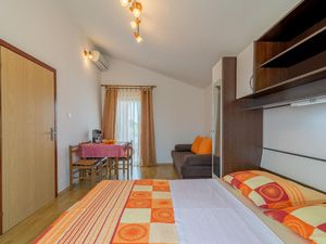 23058033-Ferienwohnung-3-Vir-300x225-4