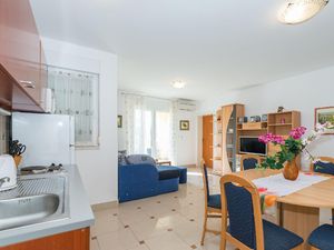 23058179-Ferienwohnung-6-Vir-300x225-2