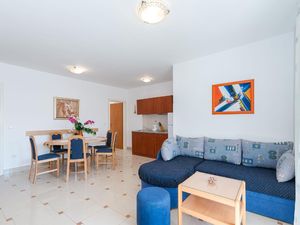 23058179-Ferienwohnung-6-Vir-300x225-4