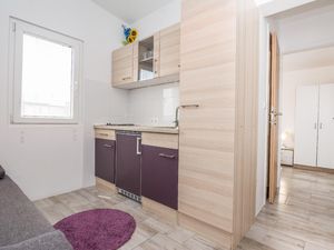 23206167-Ferienwohnung-2-Vir-300x225-4