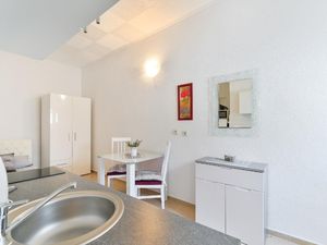 23058373-Ferienwohnung-2-Vir-300x225-3