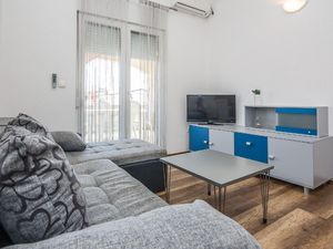 23058385-Ferienwohnung-4-Vir-300x225-1