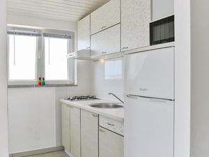 23058367-Ferienwohnung-4-Vir-300x225-4