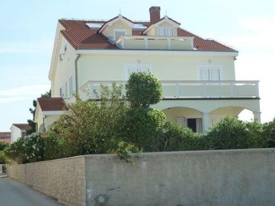 Appartement Aussicht von außen, 1. Stock mit grosser Terrasse