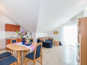 23058575-Ferienwohnung-6-Vir-300x225-4