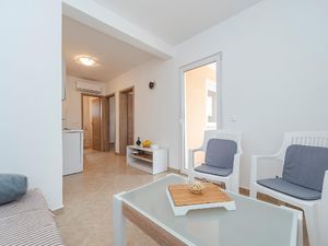 23058035-Ferienwohnung-4-Vir-300x225-3