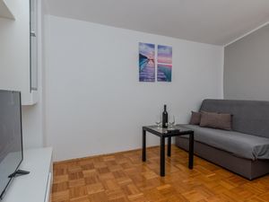 23997579-Ferienwohnung-4-Vir-300x225-3