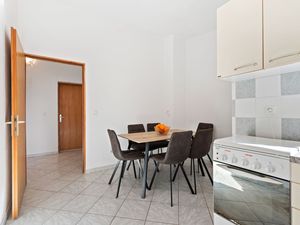 22294999-Ferienwohnung-6-Vir-300x225-0