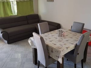 23933256-Ferienwohnung-4-Vir-300x225-2