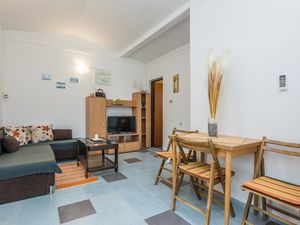 23946718-Ferienwohnung-5-Vir-300x225-4