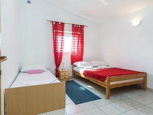 23727442-Ferienwohnung-9-Vir-300x225-5