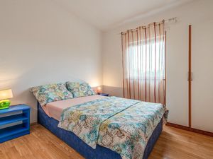 23739620-Ferienwohnung-6-Vir-300x225-5