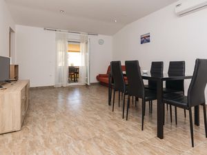 23740589-Ferienwohnung-6-Vir-300x225-1