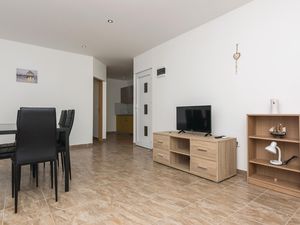 23740589-Ferienwohnung-6-Vir-300x225-5