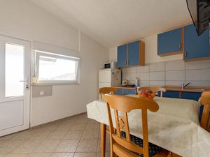 23748108-Ferienwohnung-2-Vir-300x225-3