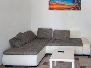 23756431-Ferienwohnung-4-Vir-300x225-2