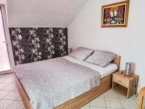 23763809-Ferienwohnung-4-Vir-300x225-4