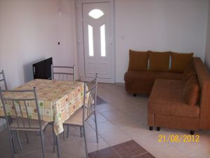 22047511-Ferienwohnung-4-Vir-300x225-1