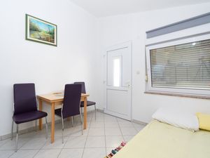 22344879-Ferienwohnung-3-Vir-300x225-2