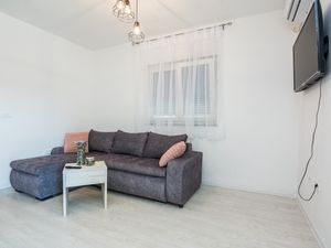 23335180-Ferienwohnung-5-Vir-300x225-1