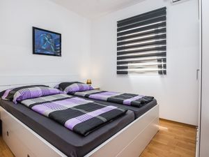 23335135-Ferienwohnung-4-Vir-300x225-5