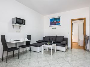 23335399-Ferienwohnung-4-Vir-300x225-1