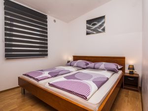 23335328-Ferienwohnung-4-Vir-300x225-4