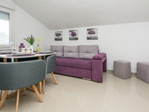 23335438-Ferienwohnung-4-Vir-300x225-4