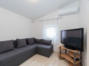 23335344-Ferienwohnung-4-Vir-300x225-1