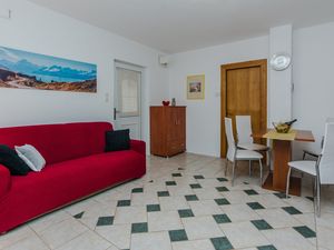 23335320-Ferienwohnung-6-Vir-300x225-1