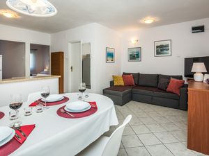 23335493-Ferienwohnung-6-Vir-300x225-2