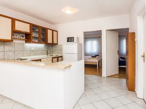 23335493-Ferienwohnung-6-Vir-300x225-4