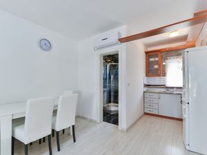 23335275-Ferienwohnung-6-Vir-300x225-4