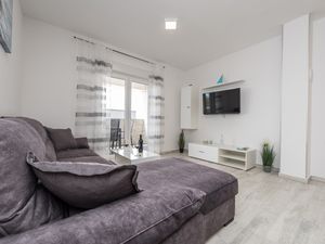 23335225-Ferienwohnung-6-Vir-300x225-2