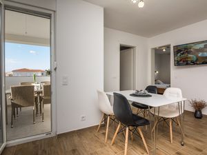 23362485-Ferienwohnung-6-Vir-300x225-2