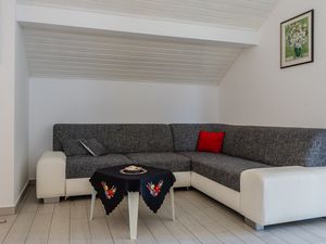 23678507-Ferienwohnung-4-Vir-300x225-1