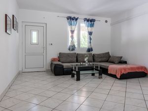 23686673-Ferienwohnung-4-Vir-300x225-3