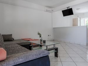 23686673-Ferienwohnung-4-Vir-300x225-4