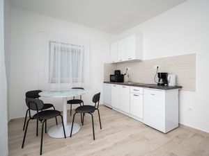 23686668-Ferienwohnung-2-Vir-300x225-2