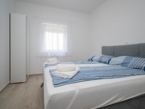 23686668-Ferienwohnung-2-Vir-300x225-4