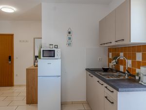 23691947-Ferienwohnung-2-Vir-300x225-4