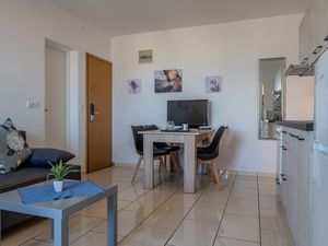 23691951-Ferienwohnung-5-Vir-300x225-4