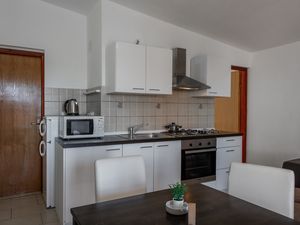 23988311-Ferienwohnung-4-Vir-300x225-5