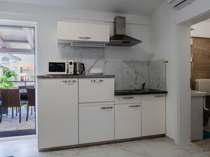 24014725-Ferienwohnung-4-Vir-300x225-5