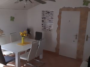 23933588-Ferienwohnung-4-Vir-300x225-1