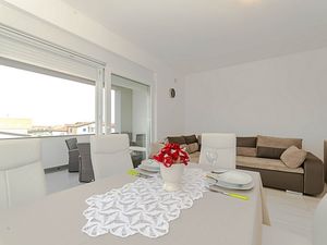 23933399-Ferienwohnung-6-Vir-300x225-2