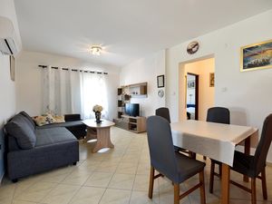 23933462-Ferienwohnung-6-Vir-300x225-1